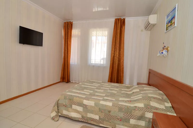 2-местный номер с балконом. Гостевой дом «Риф». Заозерное