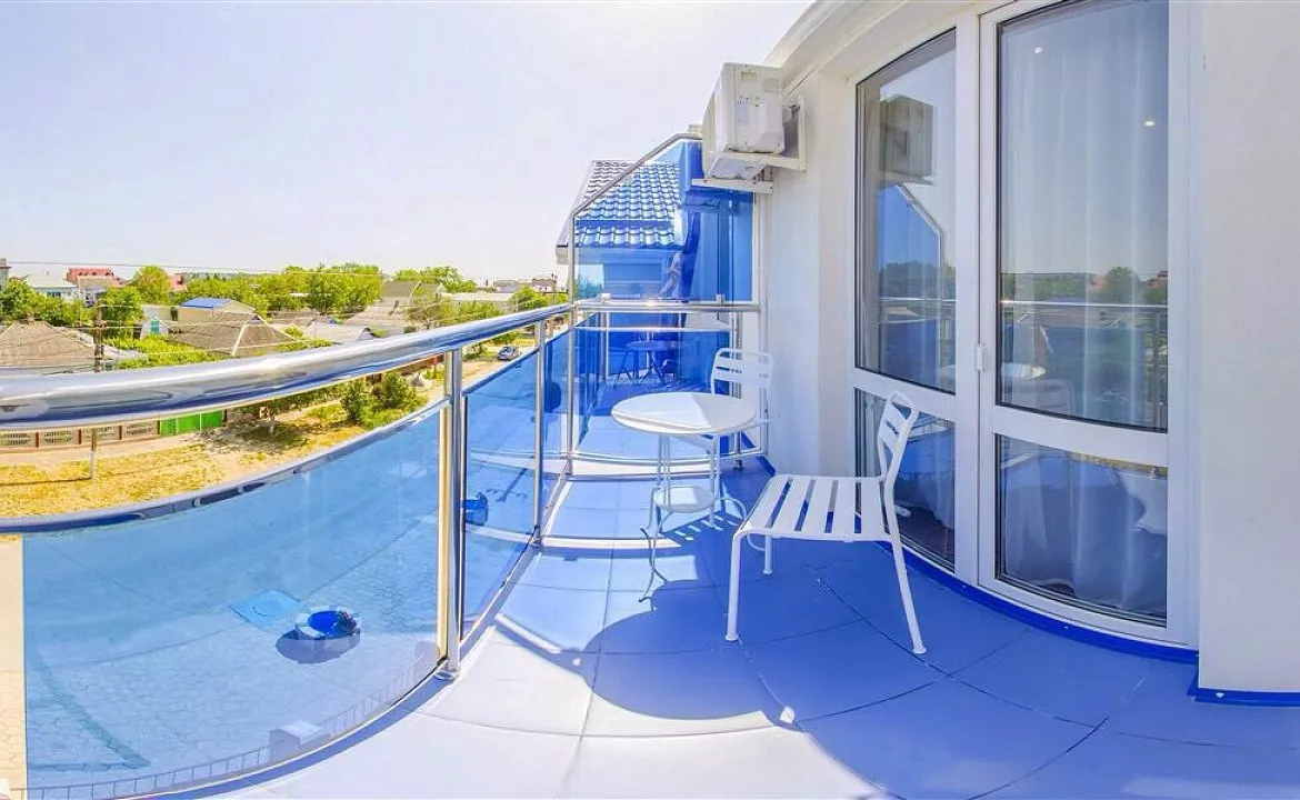 Двухместный полулюкс 3 этаж. Гостиница "Алекс". Витязево