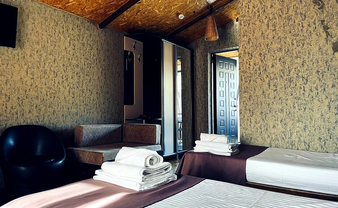 Стандартный трехместный номер с видом на море (Triple) (3/4). Отель "ПОСЕЙДОН". Гагра