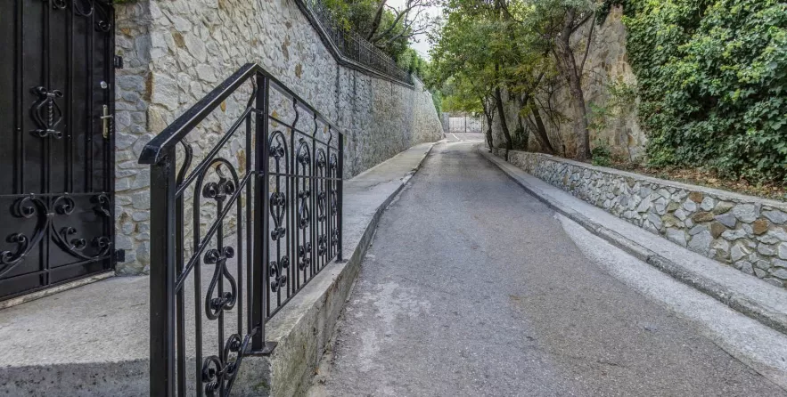 . ГОСТЕВОЙ ДОМ "УЮТНЫЙ ДВОРИК". Кореиз