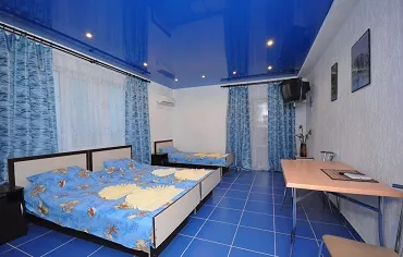 2-КОМНАТНЫЙ (3+3 МЕСТНЫЙ) НОМЕР С ОТДЕЛЬНЫМИ ВХОДАМИ. Мини-отель "Квитка". Саки