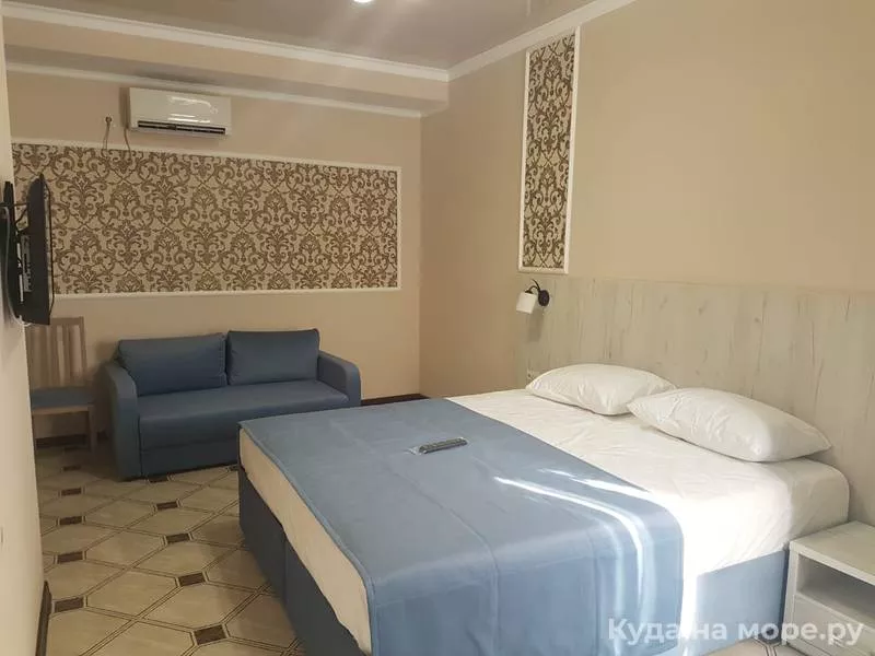 Трёхместный номер. Гостевой дом "Уютный дворик". Гагра