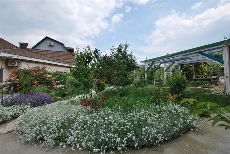 Домик 2 с кухней. Частная усадьба "Дом Роз". Заозерное