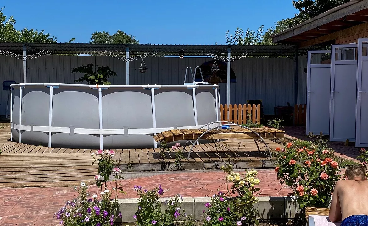 Двухкомнатный номер со своей кухней. Гостевой дом 7Я. Голубицкая