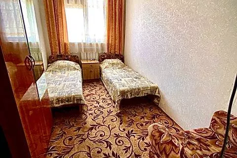 Двухместная комната с санузлом на этаже. Частный сектор "Светлана на Луговой". Адлер