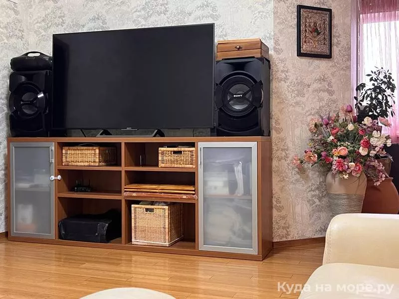 . Квартира в многоквартирном доме Четырехкомнатная квартира в центре Геленджика. Геленджик