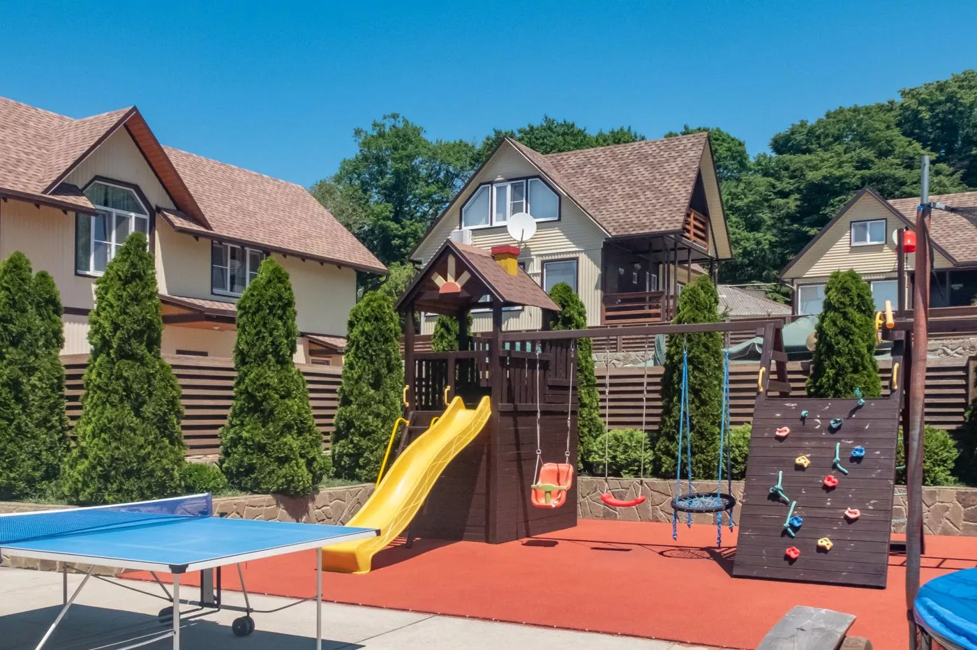 . Гостевой комплекс "Буэнос Диас". Совет-Квадже