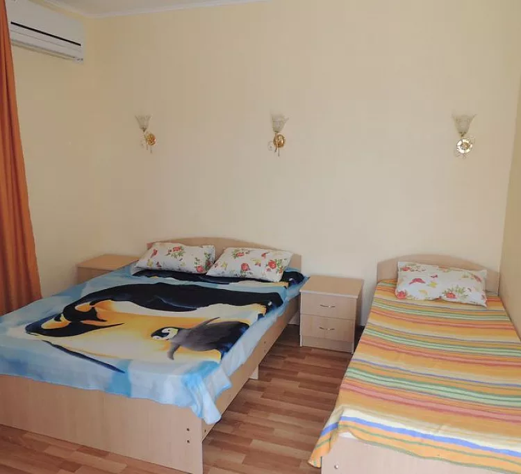 4-х местный Стандарт. Гостевой дом "Коллективная 16/а". Ейск