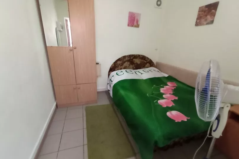 . Гостевой дом "Уютный дворик" на Толстого 42А. Геленджик