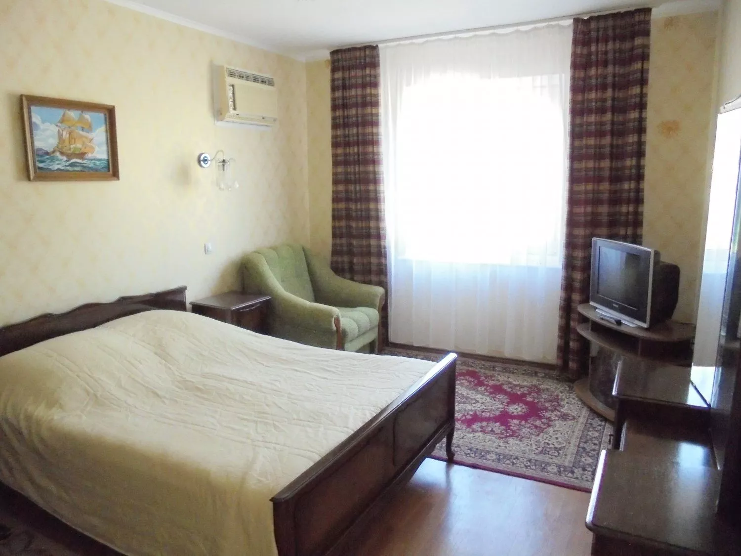 . Дом под ключ  Двухкомнатный домик с беседкой на 3-5 человек.. Феодосия . Дом под ключ  Двухкомнатный домик с беседкой на 3-5 человек.. Феодосия