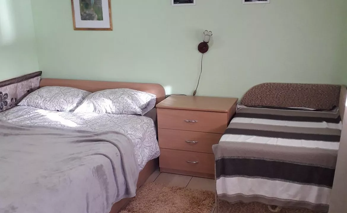 БУНГАЛО (ВЕРХНЕЕ) С ВИДОМ НА БУХТУ. Гостевой дом «Ясеневая роща». Балаклава БУНГАЛО (ВЕРХНЕЕ) С ВИДОМ НА БУХТУ. Гостевой дом «Ясеневая роща». Балаклава