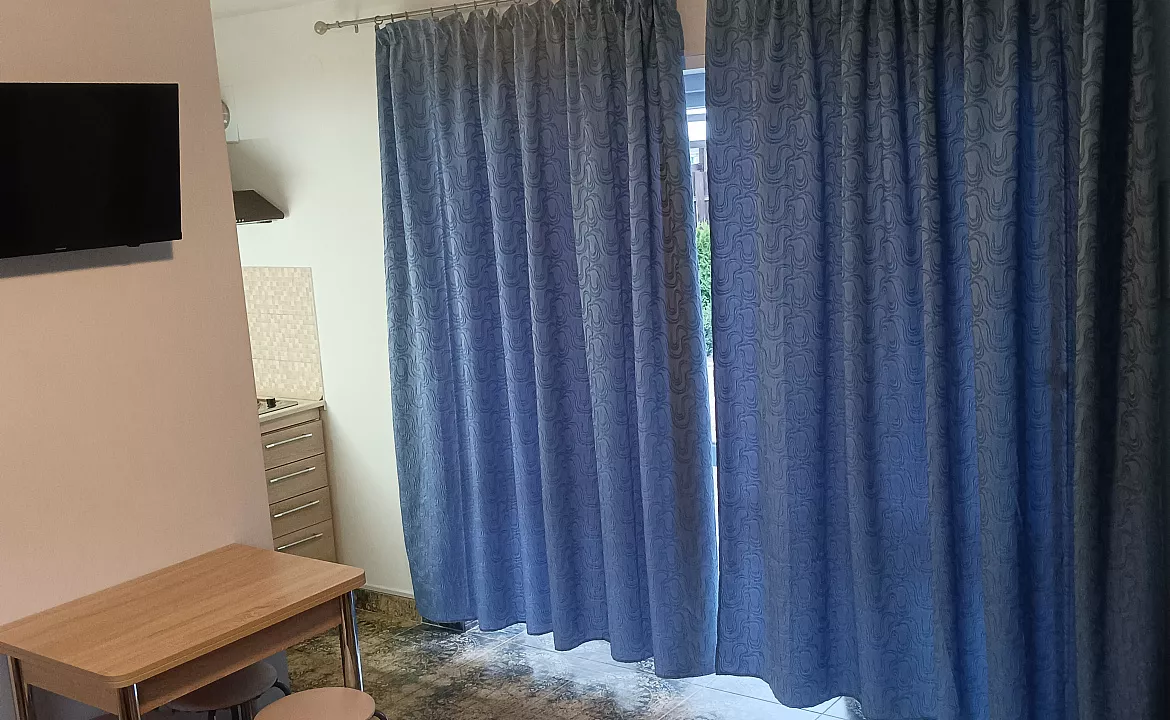 Улучшенный четырёхместный с кухней 1. Гостевой дом Тихий дворик - Орджоникидзе. Орджоникидзе