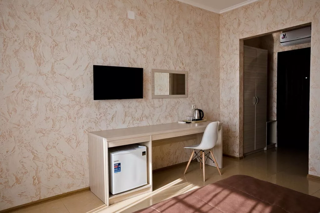 Двухместный номер с двуспальной кроватью и видом на море. Отель «NOY». Лоо