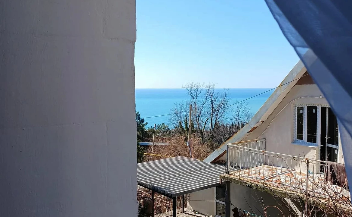 Двухместный номер люкс, от 1 до 2 гостей, двуспальная кровать, балкон, вид на море. Гостевой дом "Горная лаванда". Лазаревское