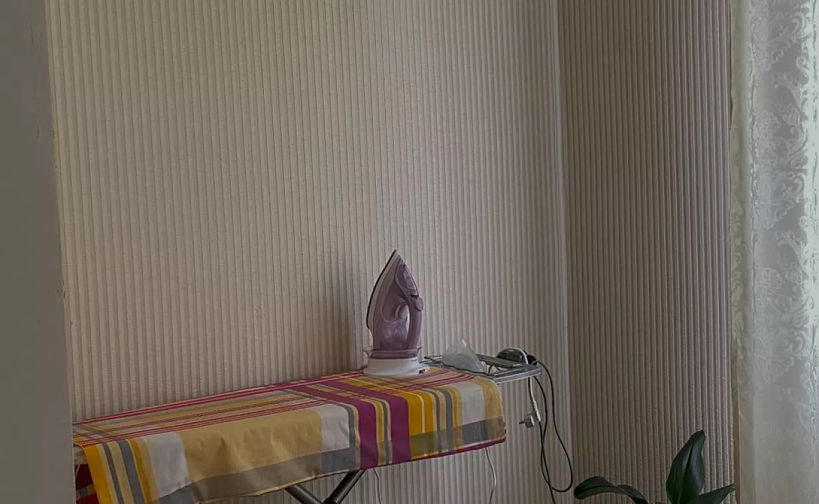 Двухкомнатная квартира под ключ. Двухкомнатная квартира у рынка . Гагра