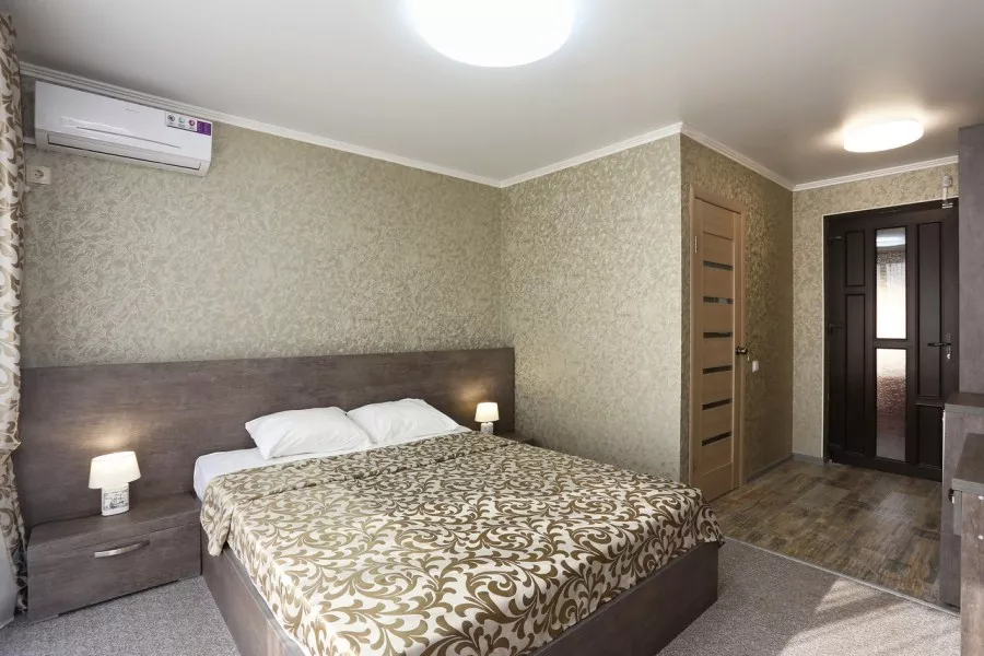 Люкс с балконом. Частный сектор Белый лебедь. Орджоникидзе