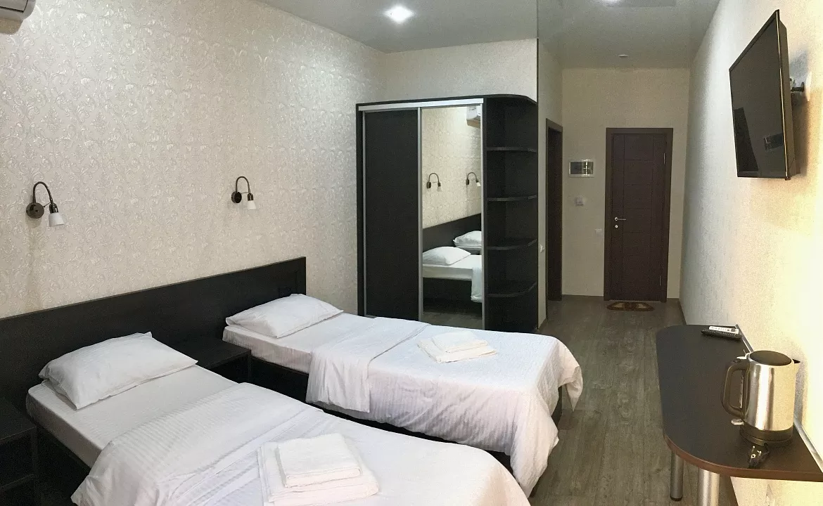 2 местные номера с балконом вид во двор. Гостевой дом София - Лазаревское. Лазаревское