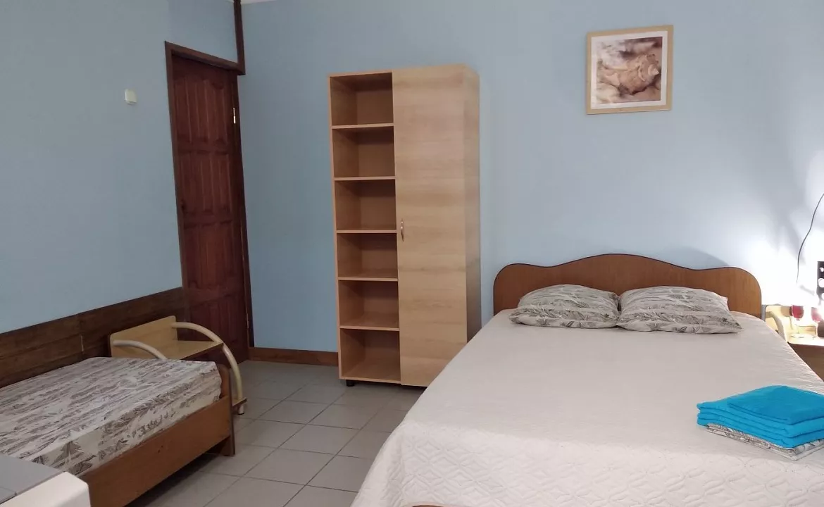 3-х местный номер Стандарт. Гостевой дом "Ростовский дворик". Ольгинка