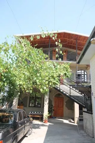 . Гостевой дом "Маяк" - Лоо. Лоо