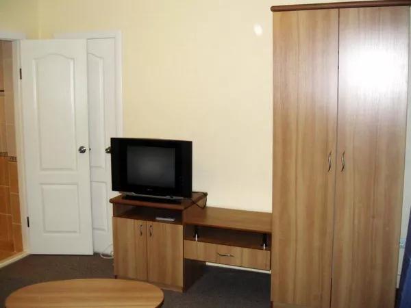 Номер Полулюкс с видом на горы. Частная гостиница «Слонотель». Малореченское