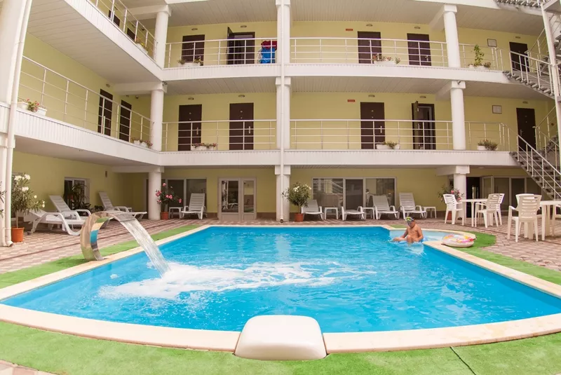 . Гостиница "На Эскадронной". Евпатория . Гостиница "На Эскадронной". Евпатория