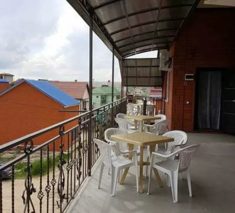 . Частный гостевой дом Боярский дом на Темрюкской. Голубицкая