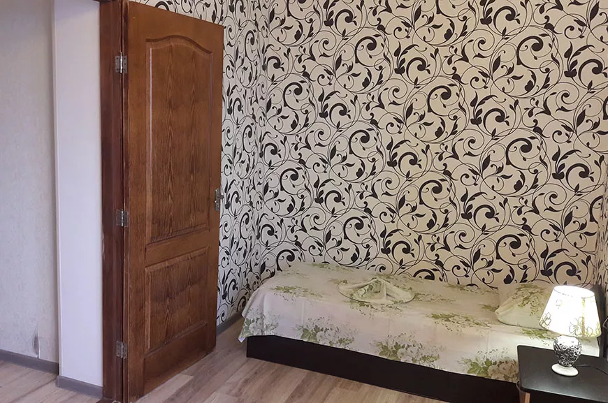 2-комнатная комфортная. Гостевой дом «Медовый месяц». Саки