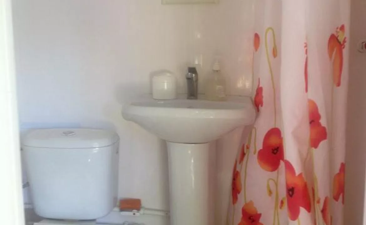 4х местный с автономной кухней. Частный сектор Строителей 6/2 в п. Пионерный. Сукко