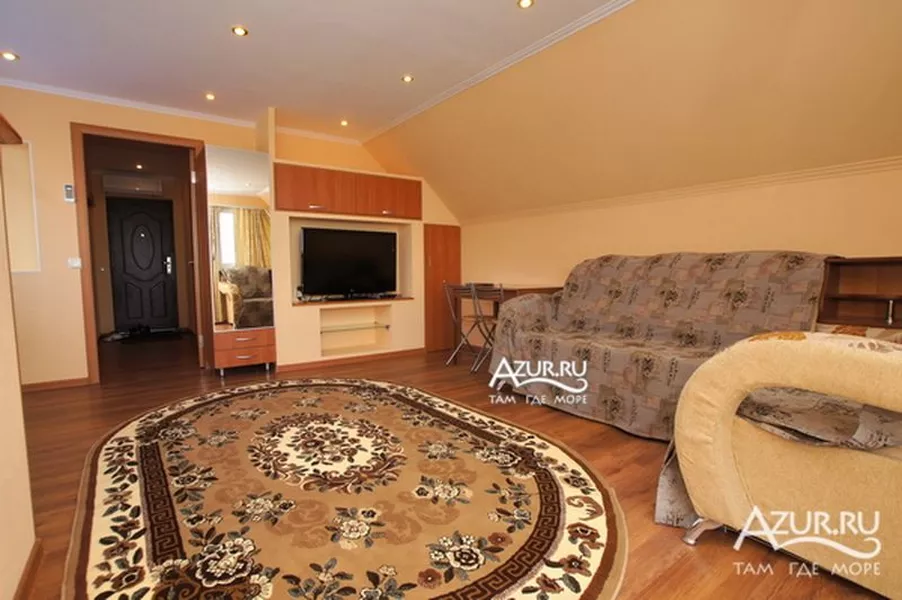 . Гостевой дом "У Юлии" . Лазаревское