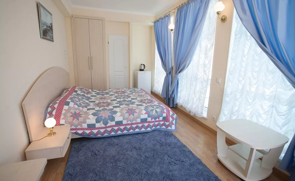 Номер «Лазуритовый». Отель "Перелётные птицы". Алупка