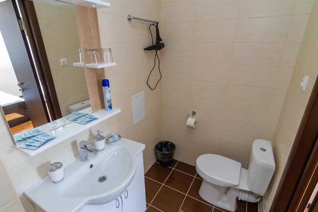  Пятиместный двухкомнатный без балкона. Гостевой дом "Адмирал" - Небуг. Небуг