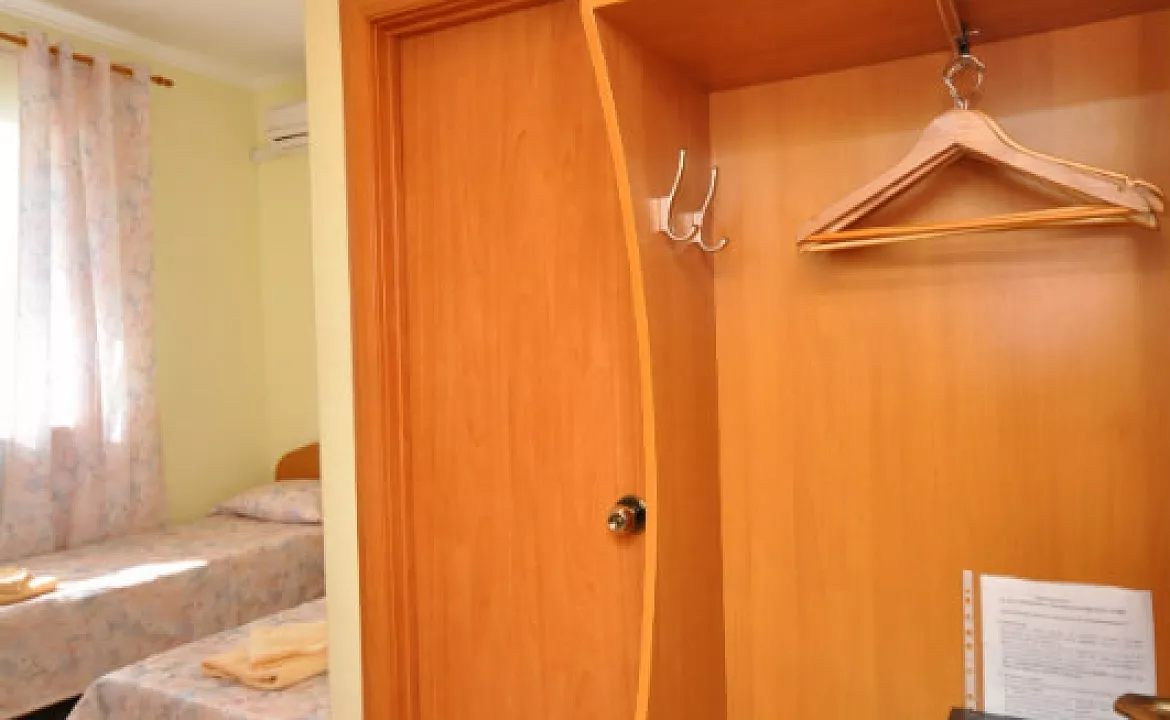 Номер двухместный стандартный. Гостевой дом "Арго". Севастополь
