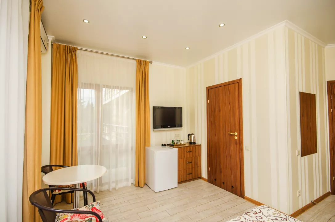 . Гостевой дом «Вояж». Алушта