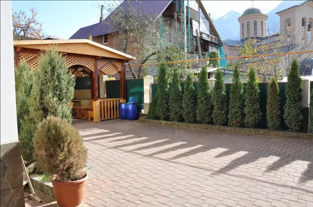 . Гостевой дом На Пчеловодов. Красная Поляна