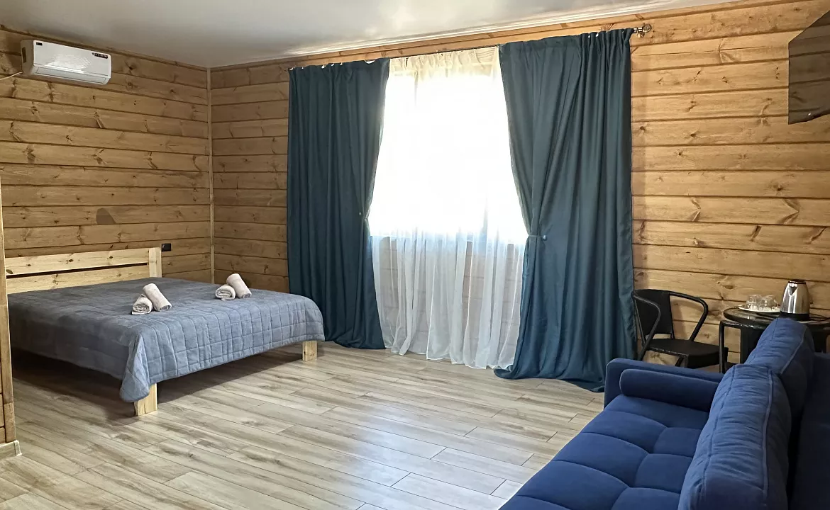 Семейный полулюкс . Лилия. Гудаута