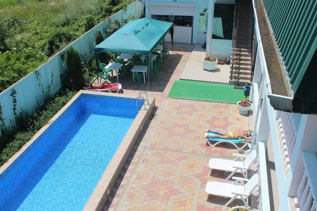 . Гостиница "Максим". Новомихайловский