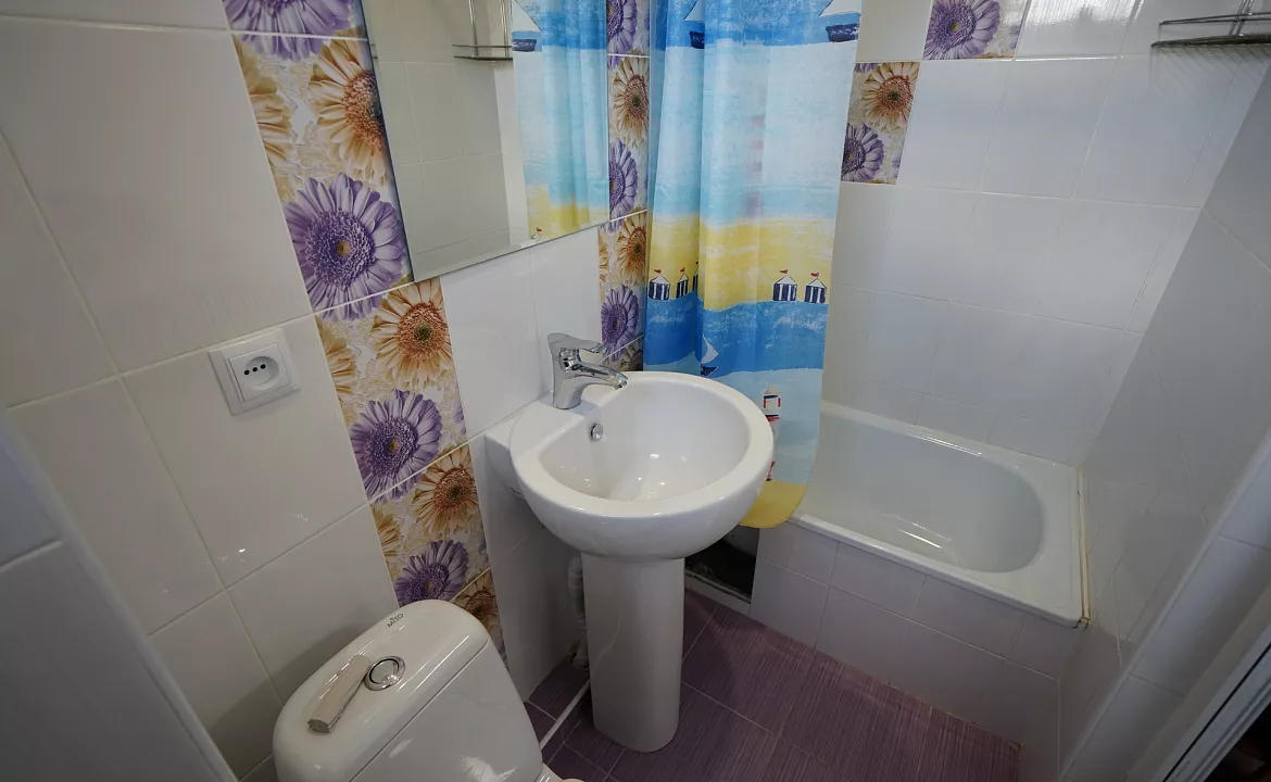 Номер на троих без балкона . Гостевой дом Эвелина - Лазаревское. Лазаревское