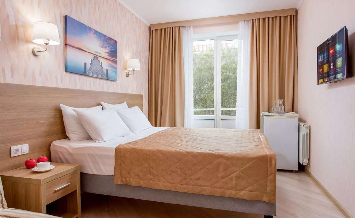 Стандарт с балконом. Гостиница "Бэлль" . Анапа