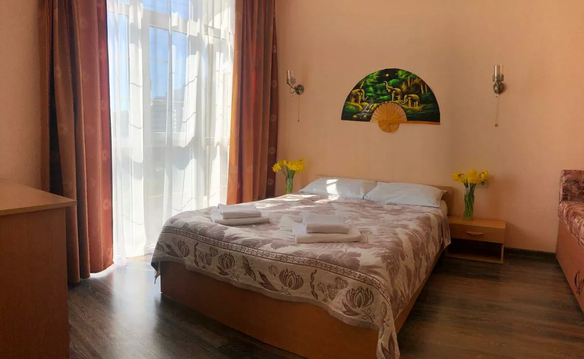 Семейный номер с кухней и видом на море и горы Ай-Петри. Отель Апарт отель "Дуэт". Ялта