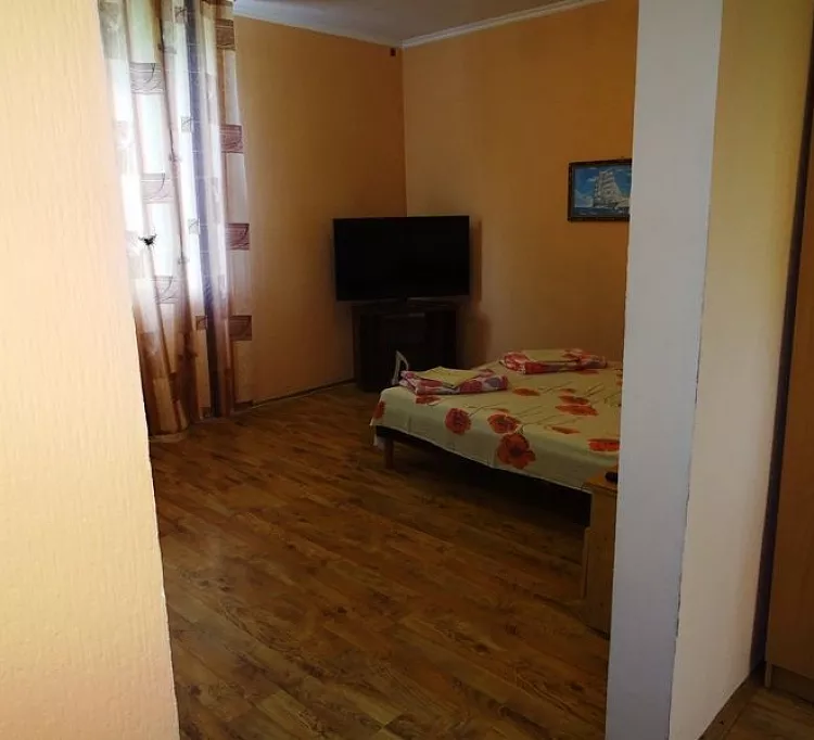 Семейный. Частный сектор Сиреневая 8. Аше