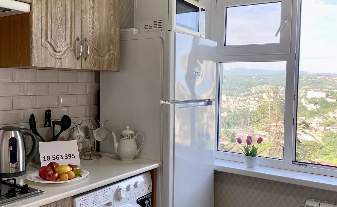 Квартира с великолепным видом на Горы и Море. Квартира в многоквартирном доме C видом на Горы и Море на Дмитриевой 56. Сочи