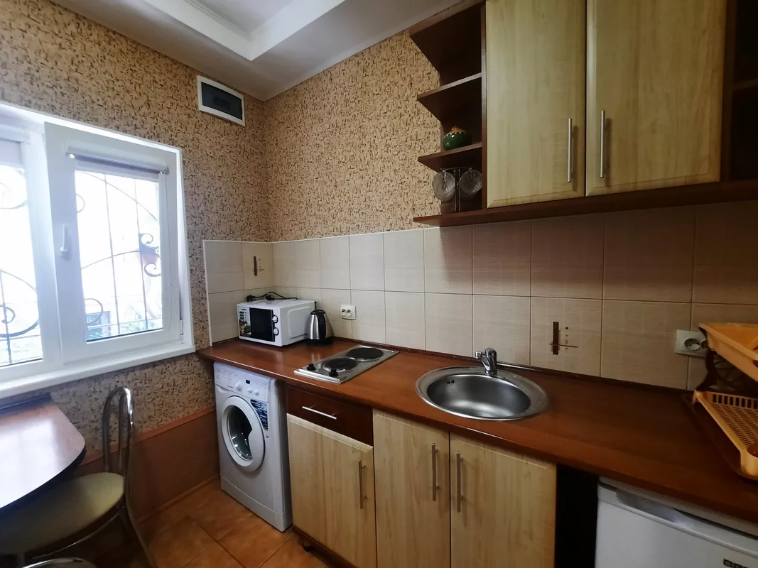 . Частный сектор  Студия. Алушта