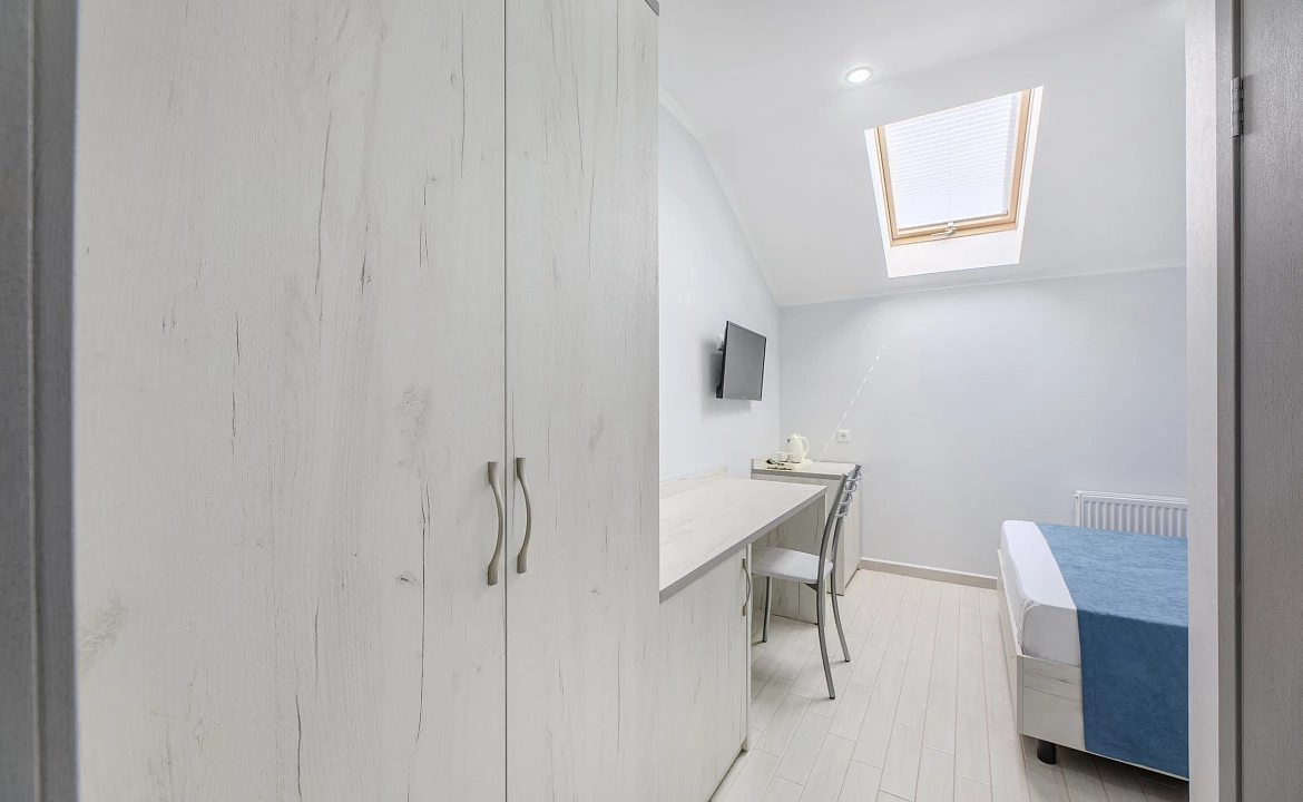 стандарт дабл мансарда. Отель отель Авис. Криница