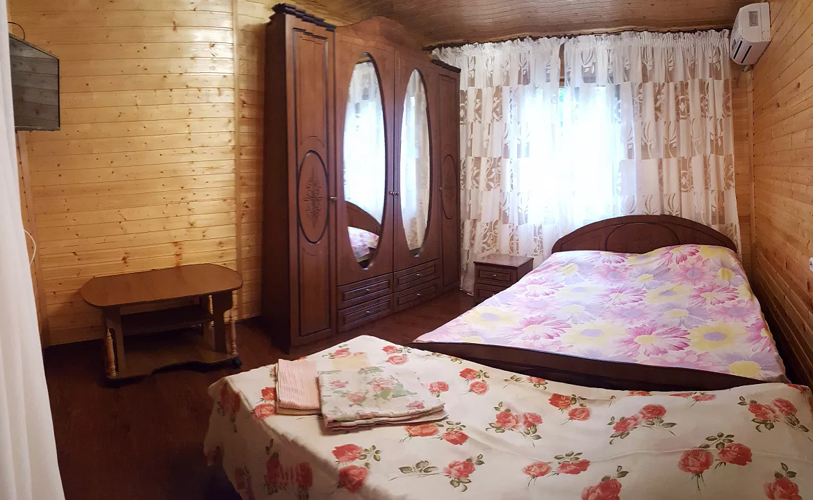 Трёхместный номер. Гостевой дом У Ирины. Пицунда