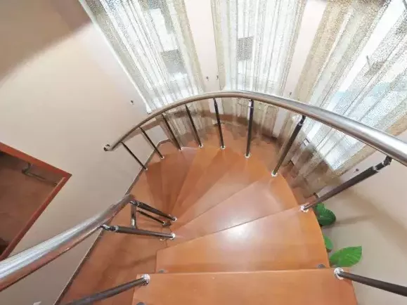 Полулюкс улучшенный в 2-х уровнях. Гостиница «Арючат». Домбай-гостиницы