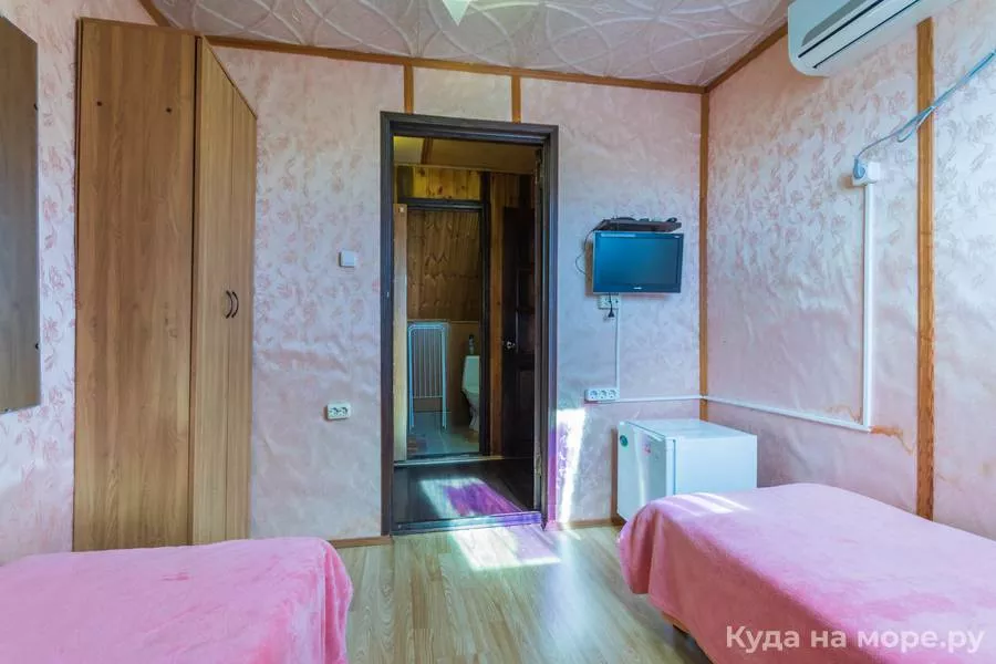 № 30 Люкс мансардный двухкомнатный. Гостевой дом «Фламинго». Архипо-Осиповка