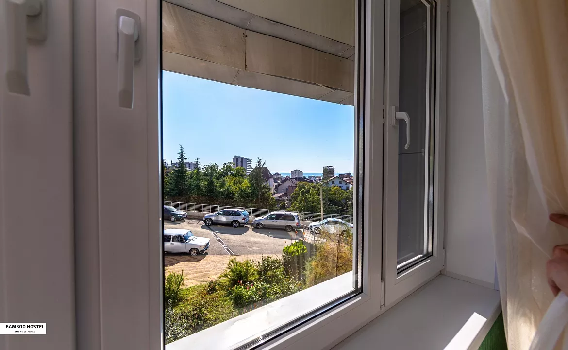 Кровать в общем номере для женщин с 4 кроватями. Хостел Bamboo Hotel. Адлер