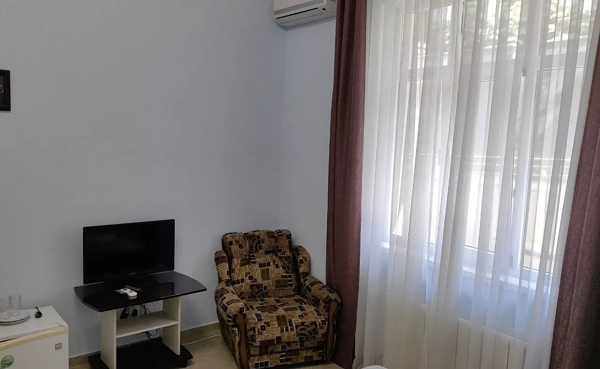 Стандартный номер на 1 этаже с 2 раздельными кроватями. Отель "Ниагара Фоллс". Сочи