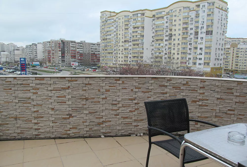 Супер Люкс с балконом. СЕТЬ ГОСТИНИЦ "ШОКОЛАД". Новороссийск