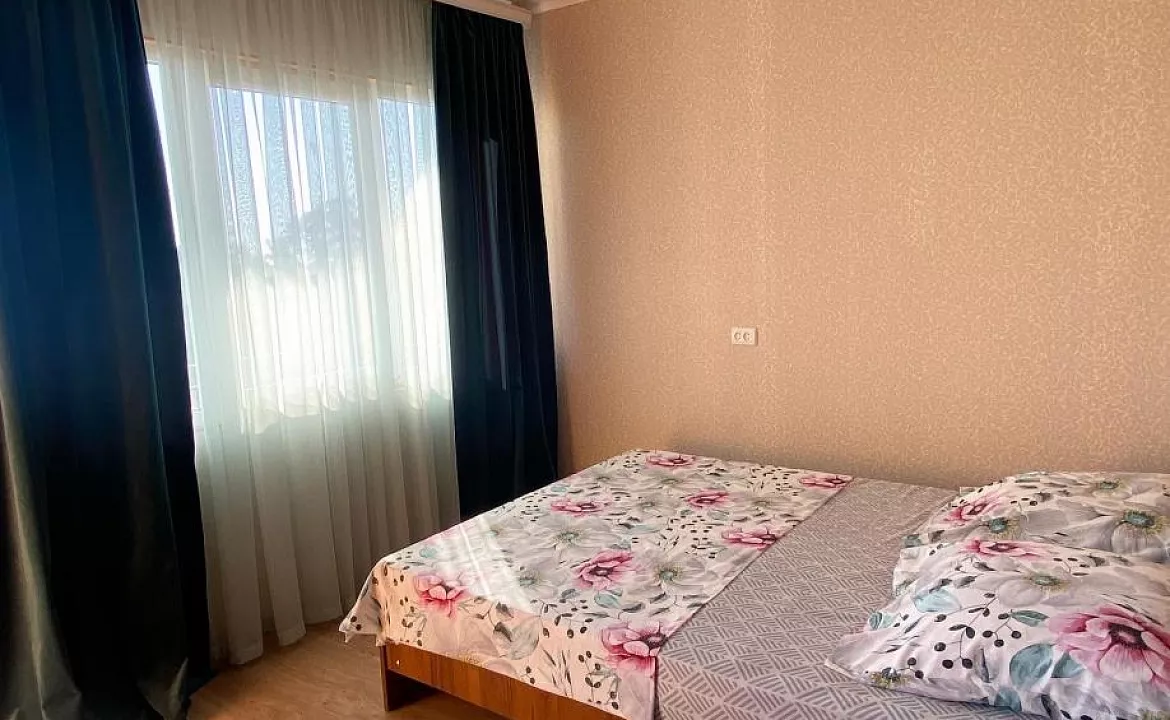 3-Местный номер стандарт. Гостевой дом "Ролан". Новый Афон